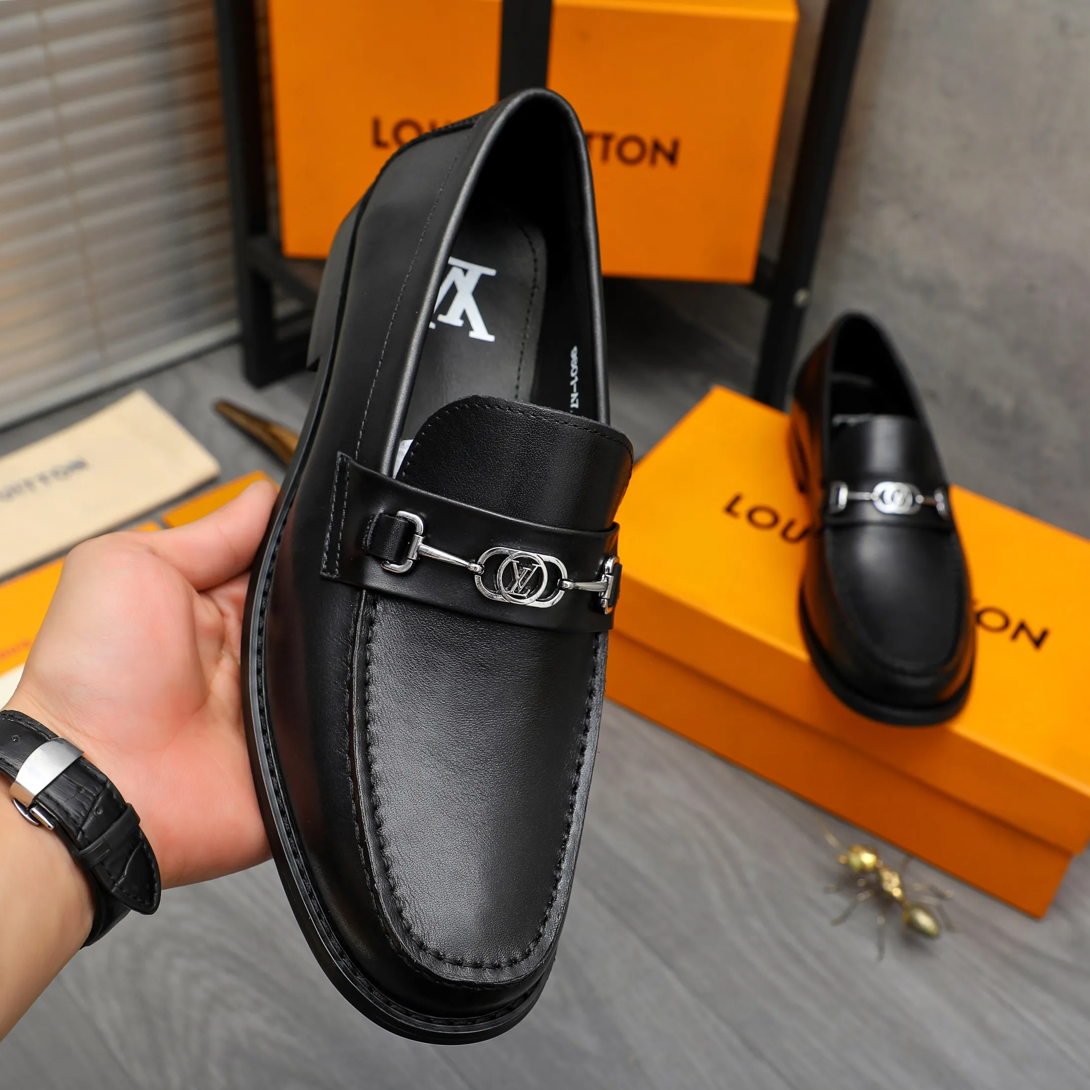 Men's shoes 💰p460 Product trademark: LV (Louis Vuitton) business slip-on leather shoes Regular size: 38-45 (45 is custom-made and non-returnable) Product materials: Selected high-quality cowhide upper, cowhide lining, original rubber outsole